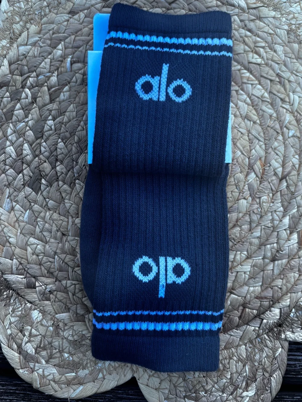 Alo Unisex Half -Crew Throwback Sock Navy/White Size Large